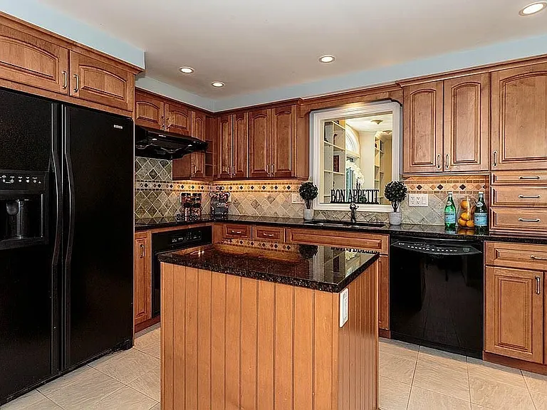 18 Pond St — Photo 15
