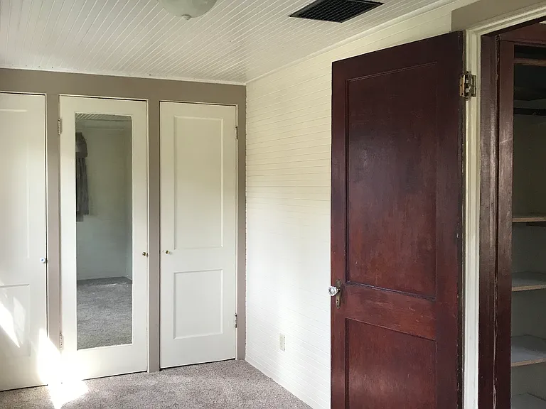 219 SE Baker St #1 — Photo 17