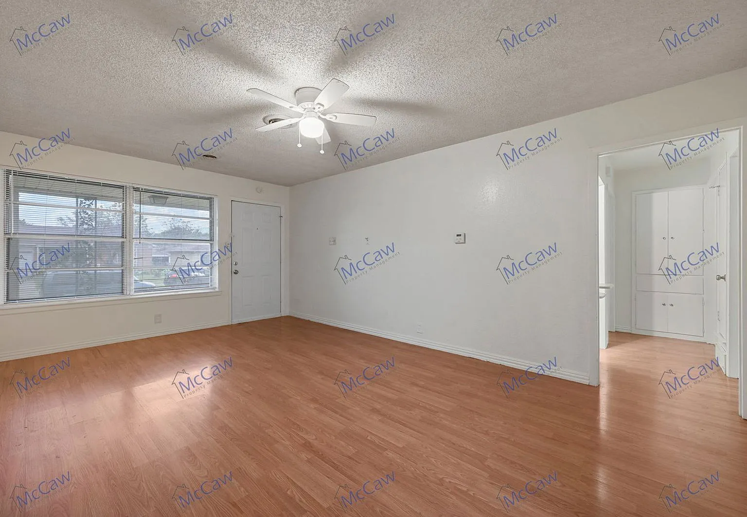 3 bed, 1.5 bath, 1216 sqft, $1,690 — Photo 3