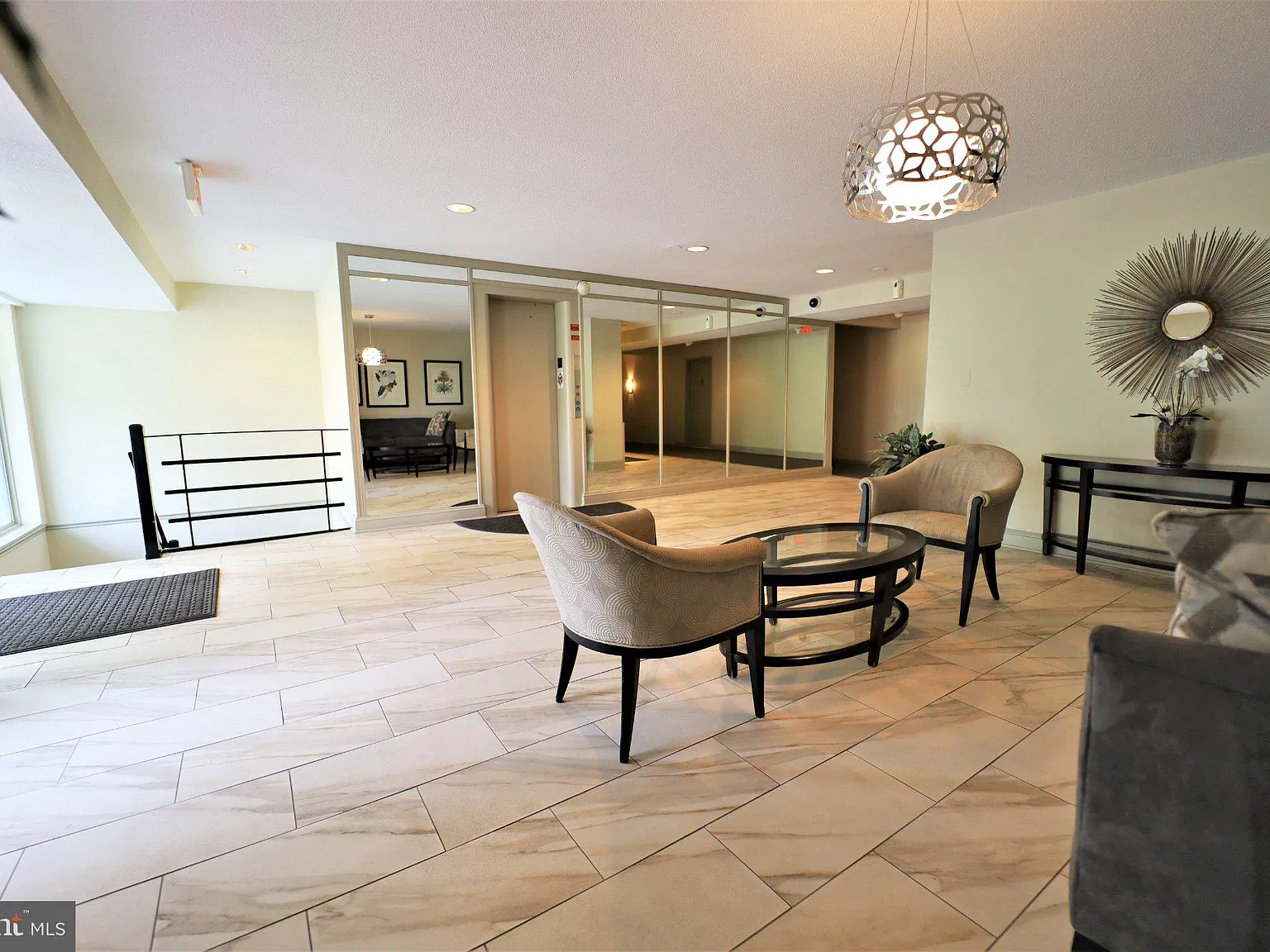 Studio, 1.0 bath, 525 sqft, $1,600 — Photo 3