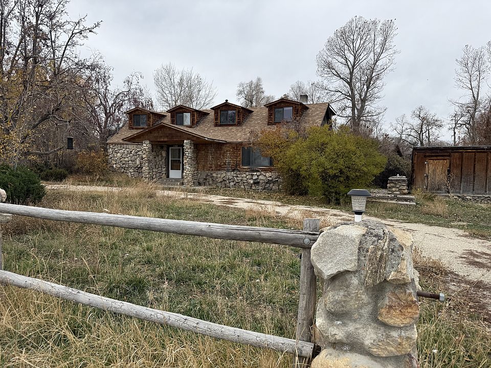 1st image of 811 Country Ln