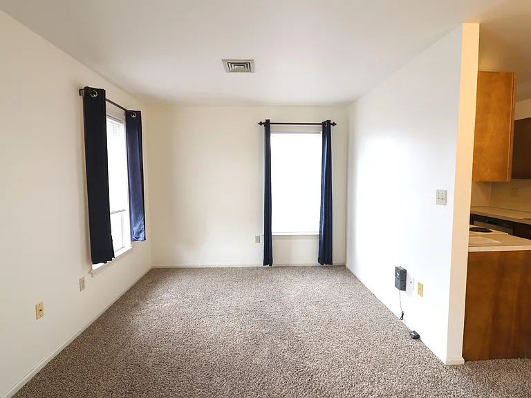 1530 W Main St #I — Photo 4