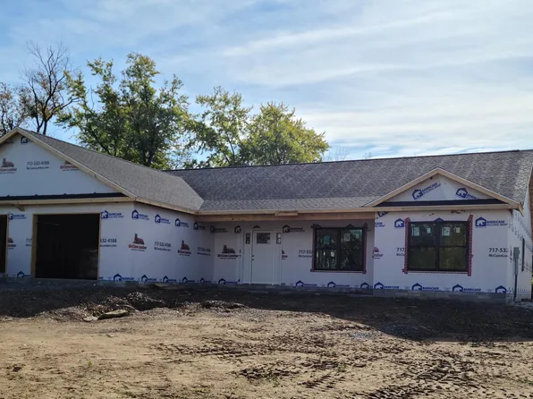 2230 Smoketown Rd, Fayetteville, PA 17222