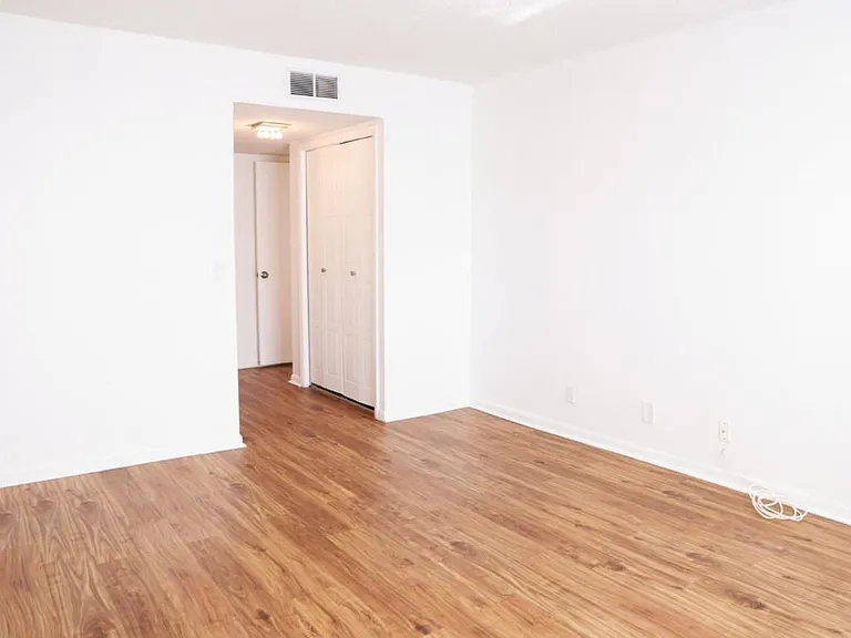 428 Lakeview Dr #201 — Photo 12