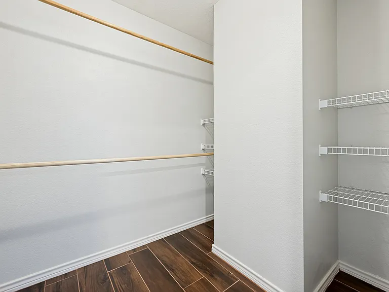 1156 Bent Oaks Dr — Photo 18
