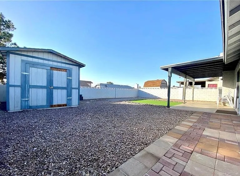 718 Skipjack Dr — Photo 16