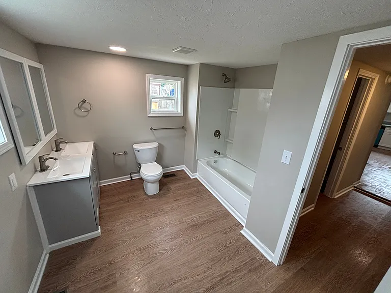 920 State St #MAIN — Photo 13