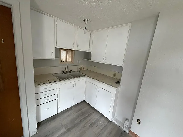 215 S Garfield Ave — Photo 20