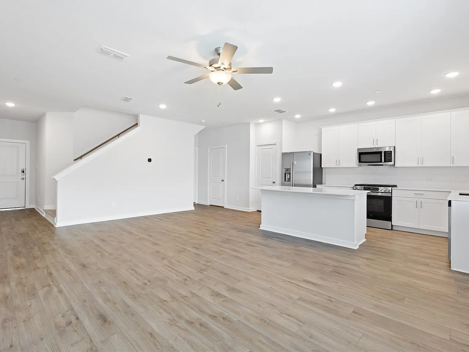 3 bed, 2.5 bath, 1766 sqft, $2,795 — Photo 3