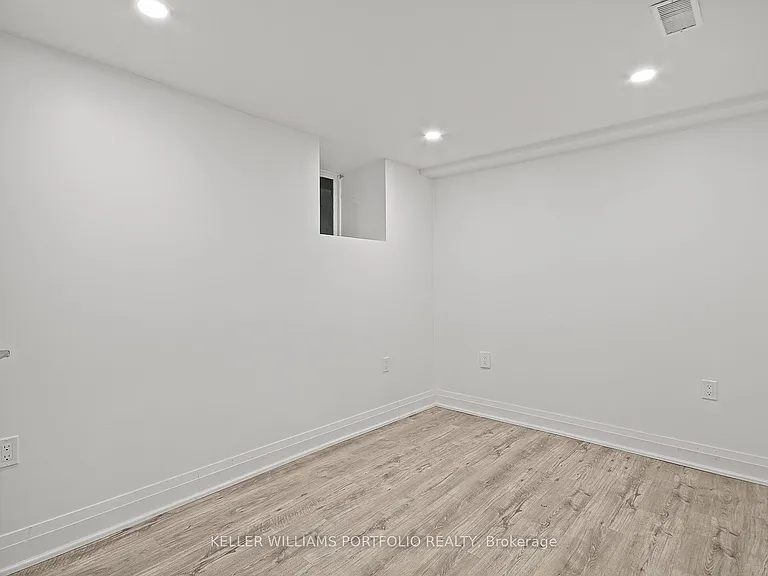 35 Humberside Ave #1 — Photo 6