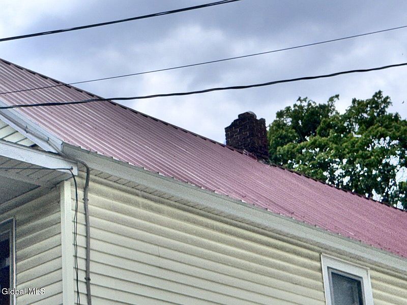 4th image of 49 Van Buren Avenue