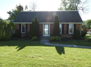 50 Dolphin Dr, Grand Island, NY 14072
