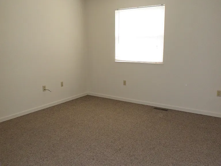 56 Highland Hills Dr #1 — Photo 7