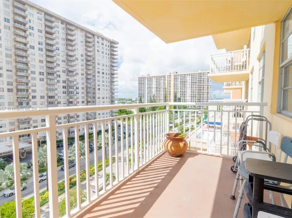 251 174th St APT 808, Sunny Isles Beach, FL 33160