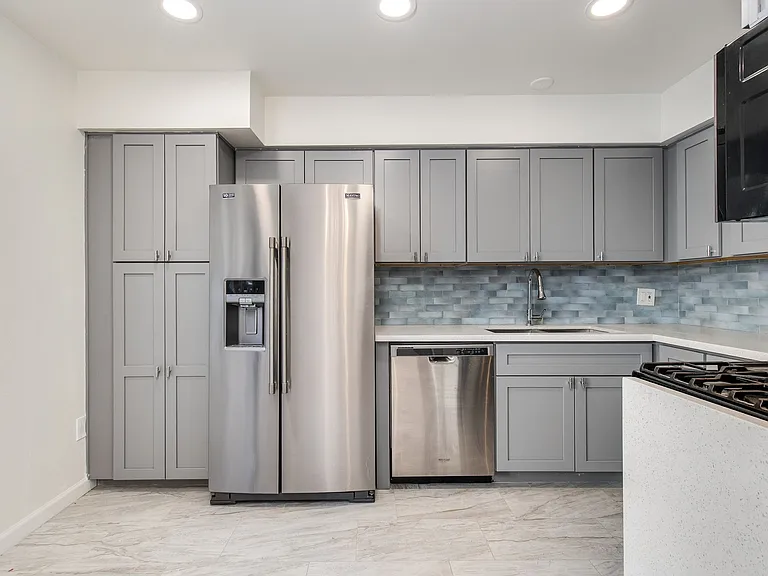 4950 N Miller Rd #116 — Photo 3