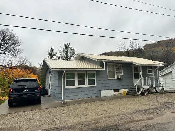 251 Bench St, Lansing, IA 52151