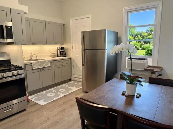 549 18th St APT 1, Brooklyn, NY 11215