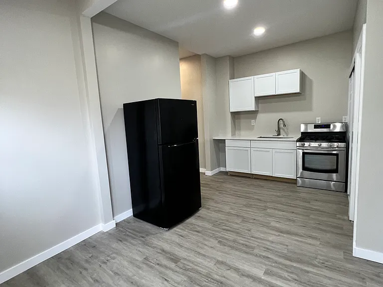 515 E North A St #B — Photo 2