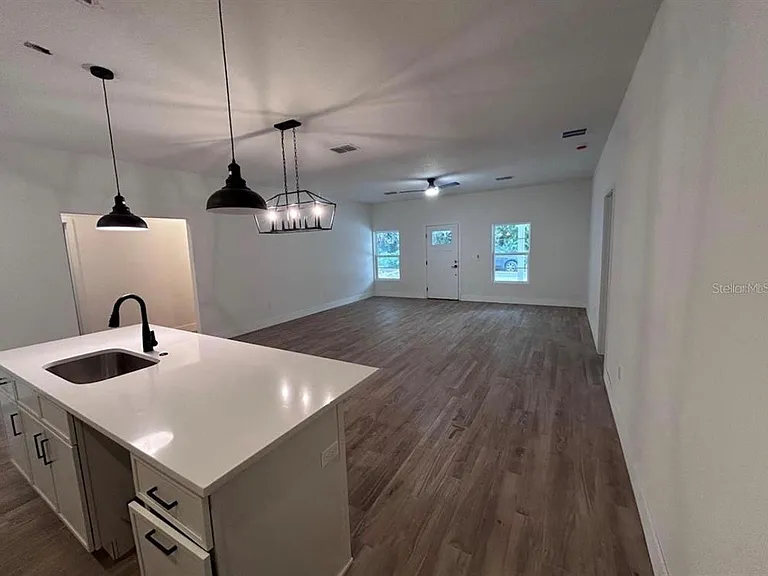 330 Kimble Ave — Photo 5