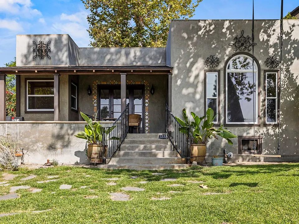 2227 Miravista Ave