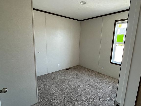 5th image of 313 Shannon Cir