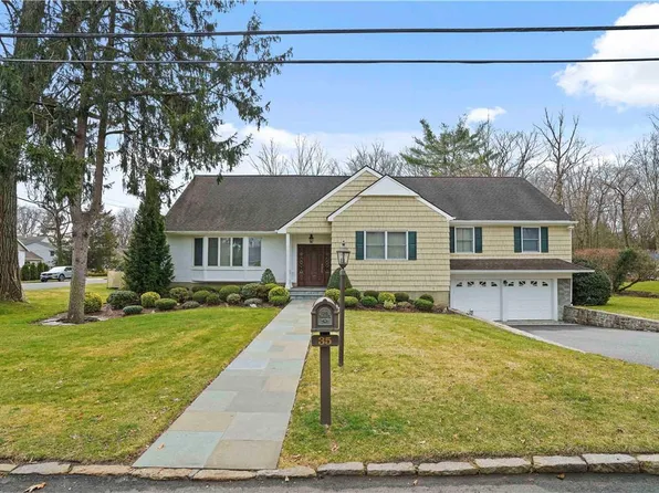35 Maplemoor Lane, White Plains, NY 10605