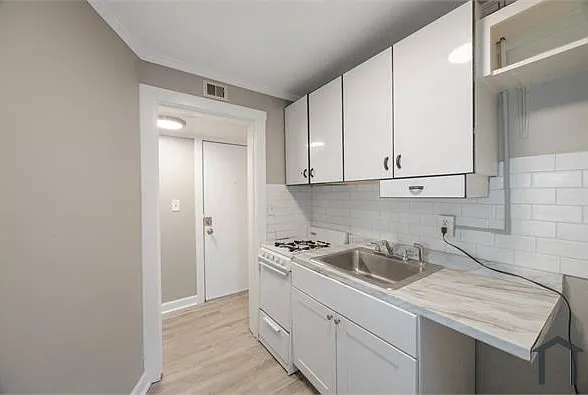 633 8th St N #7 — Photo 7