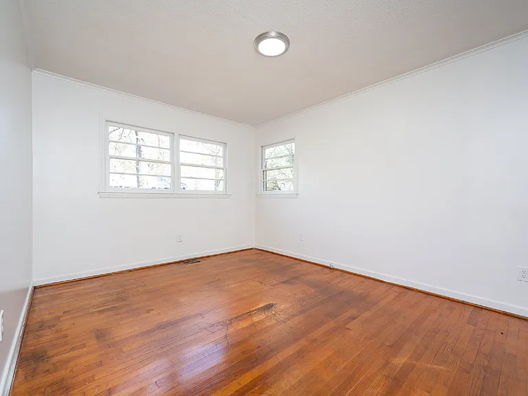 705 Ravenel St #C — Photo 11