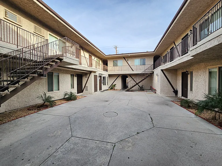 14603 Delano St #18 — Photo 10