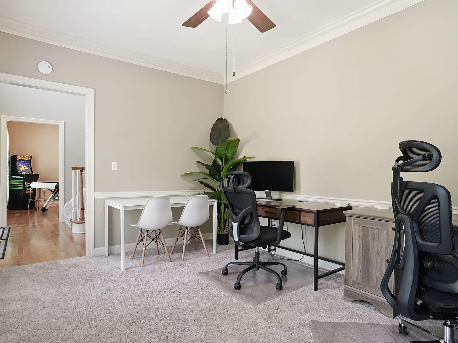 4 bed, $8,280 — Photo 2