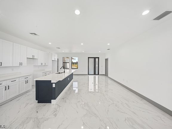 5th image of 3004 N Nelson Rd