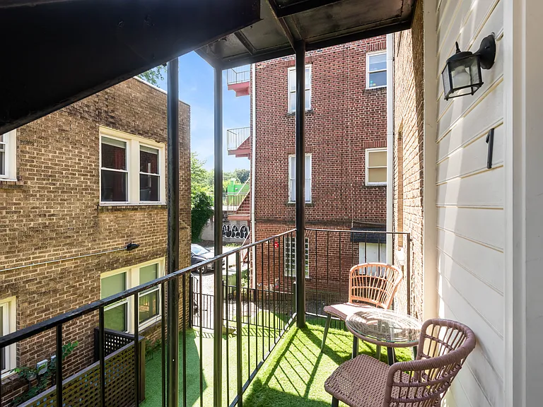 487 Moreland Ave NE #1 — Photo 26
