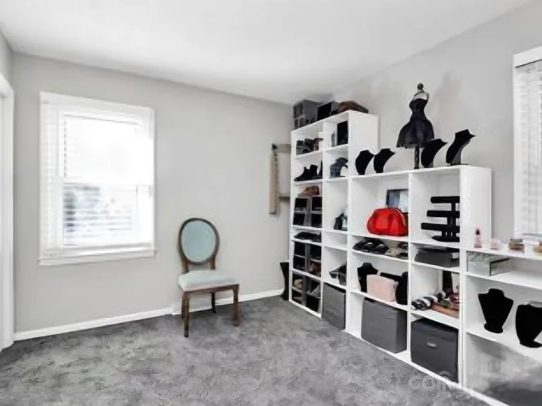 301 Red Roan Pl — Photo 22