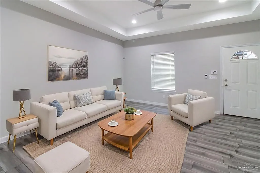 2 bed, 2.0 bath, 935 sqft, $995 — Photo 4