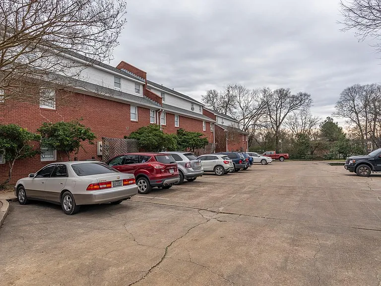510 E Gillespie St #B9 — Photo 24