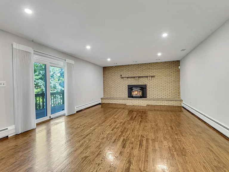 268 Center St — Photo 9