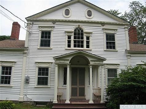 The suave elegance of this Regency style Federal era house