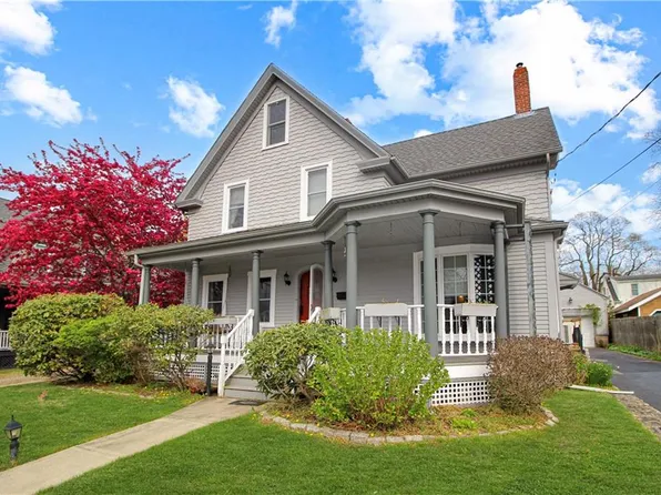 31 Highland Ave, Westerly, RI 02891