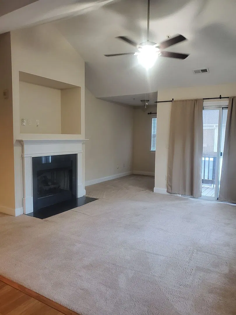 Comfy and Cozy Condo For Rent! — Photo 4