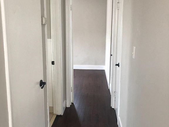 4th image of 18923 Hilliard Blvd #C