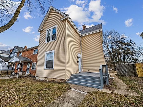 3rd image of 380 Whitethorne Ave