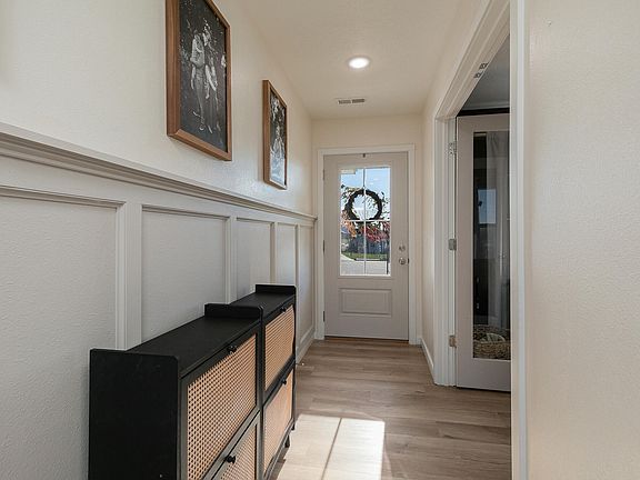4th image of 1145 E Manitou Court