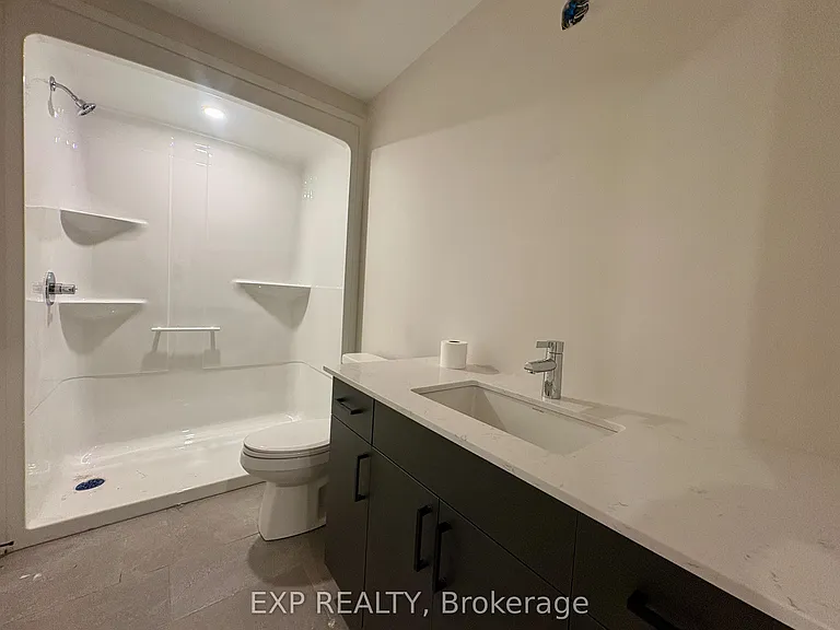 1089 Notre Dame St #4 — Photo 15