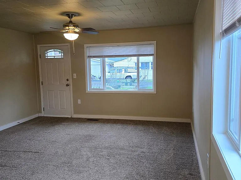 2531 Stephenson Ave #A — Photo 17