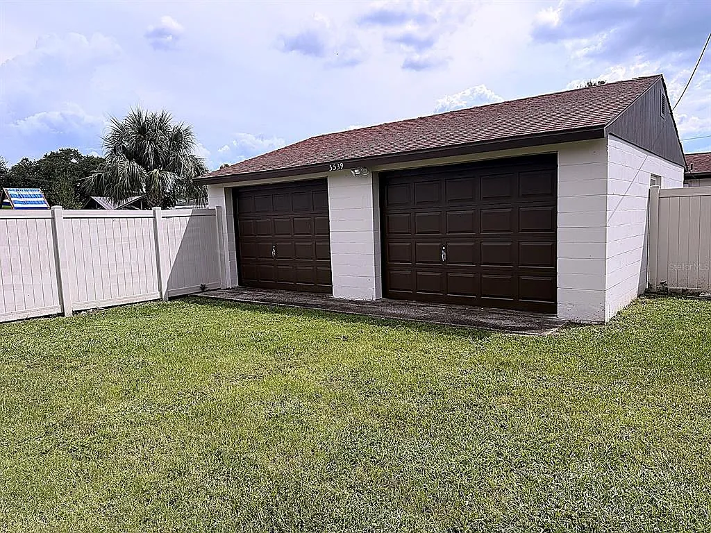 3 bed, 2.0 bath, 1620 sqft, $2,950 — Photo 2