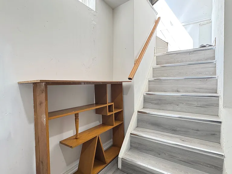 70 Aldergrove Dr #BASEMENT — Photo 9