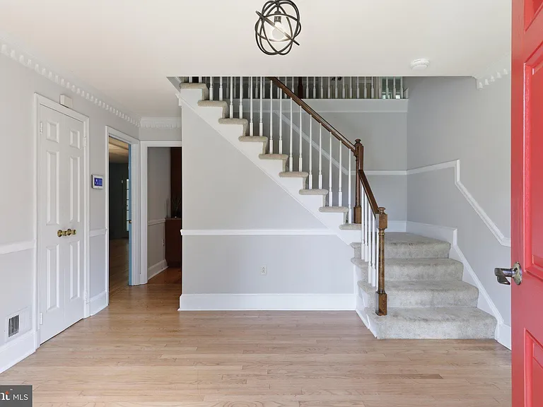6817 Jeremiah Ct — Photo 3