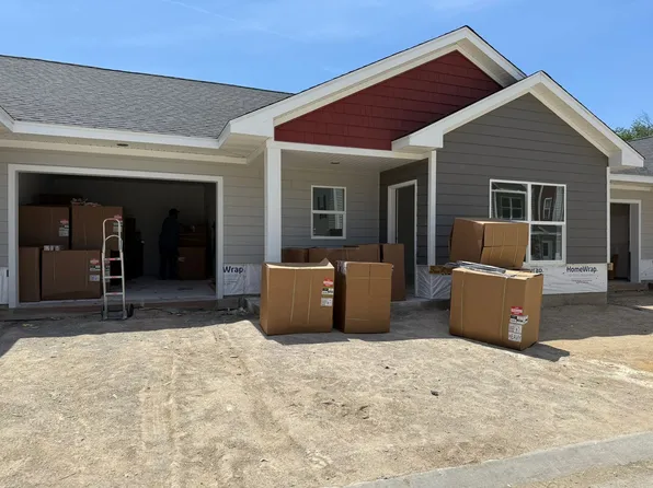 Pre-Leasing Now: Buffalo Ridge Townhomes | 2 Bed, 2 Bath, Attached Garage, 5259 N River Blvd NE #B, Cedar Rapids, IA 52411