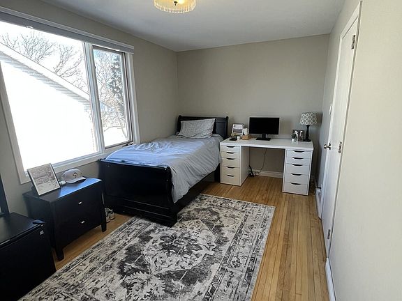 5th image of 1115 River Rd W