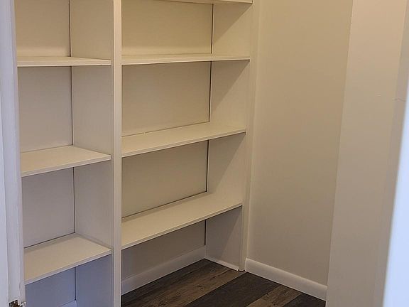 2nd image of 118 Kenneth St #5
